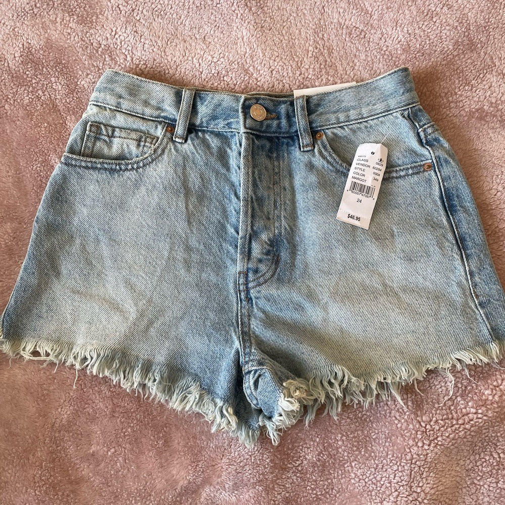 Vintage, High-Rise, PacSun Jean Shorts. Size 27 Light Wash!!